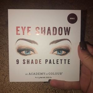 9 Color Eyeshadow Palette